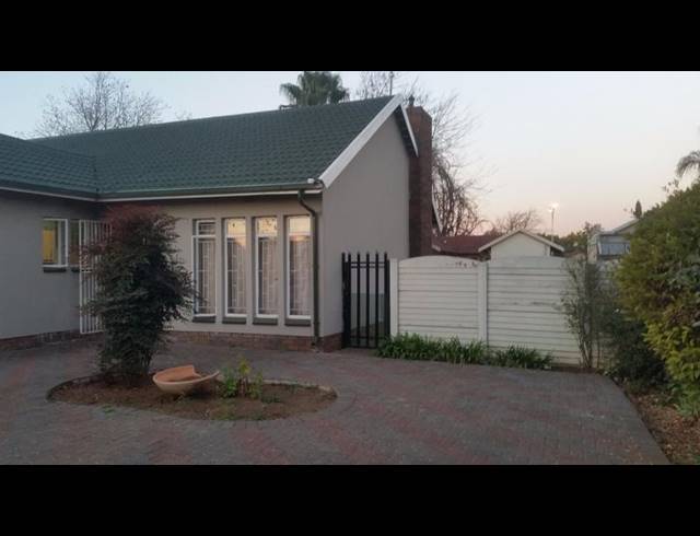 3 BEDROOM PROPERTY TO RENT IN VANDERBIJLPARK SE 2